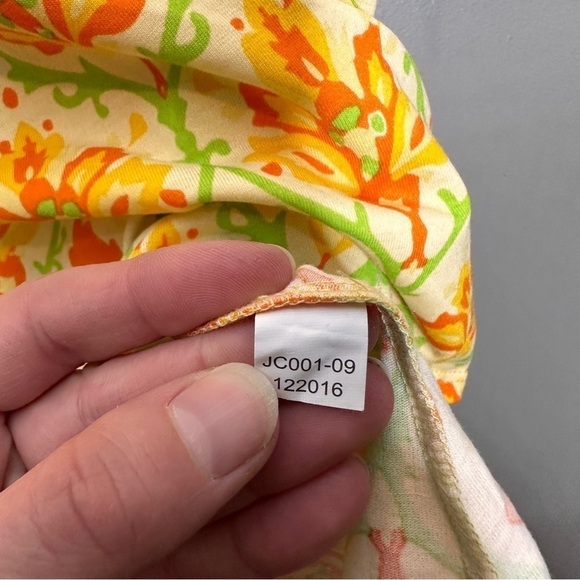 NWT Lularoe Tropical print Classic tshirt - Picture 7 of 8